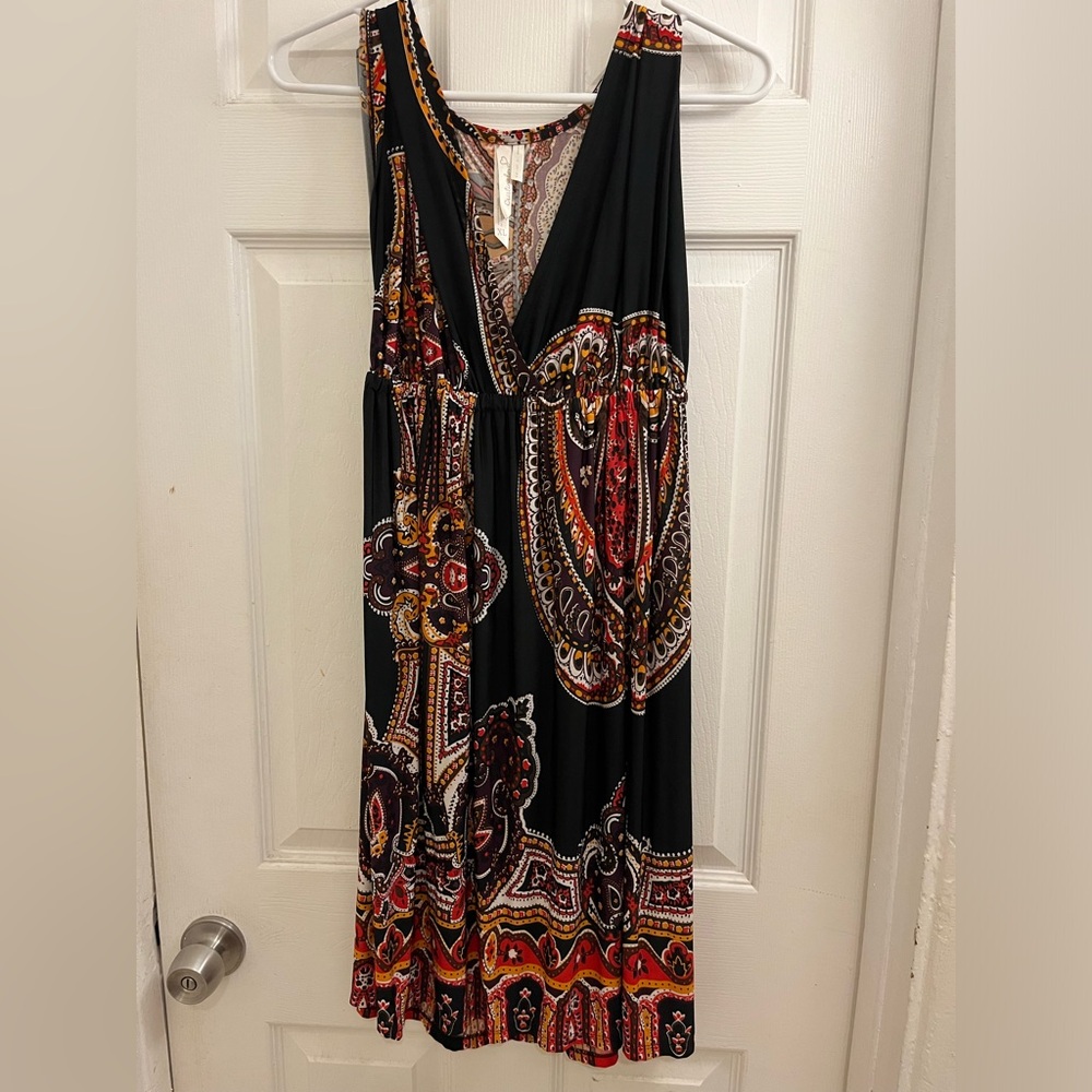 Sleeveless Pattered Flowy Casual Dress